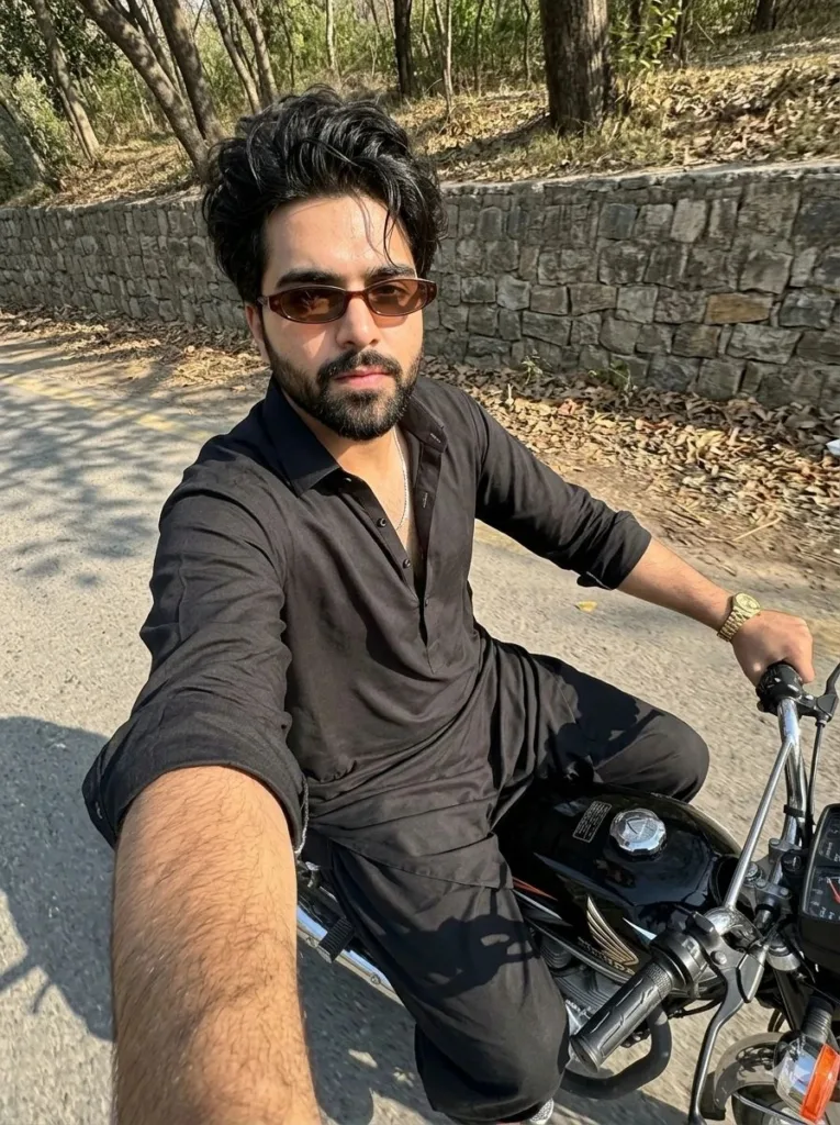 From Street Sunlight to Midnight Flash: Creating Raw, Realistic AI Photos with Google Gemini